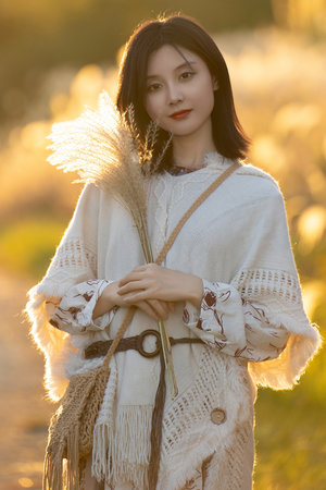 优雅女教师的禁忌亲密电影